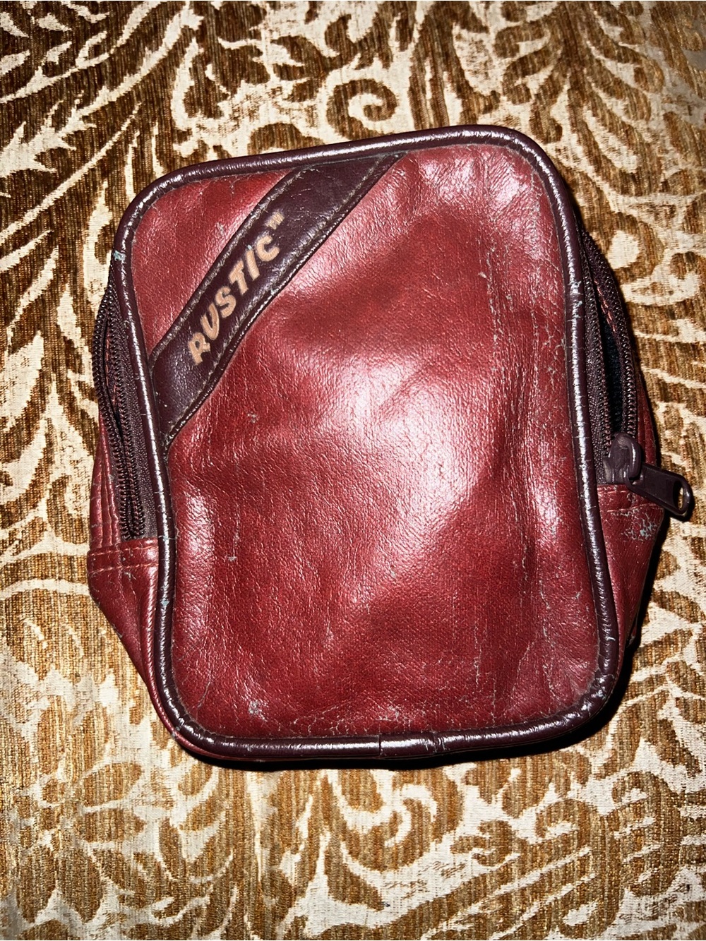 Women’s Travel Bag in Burgundy/Brown
